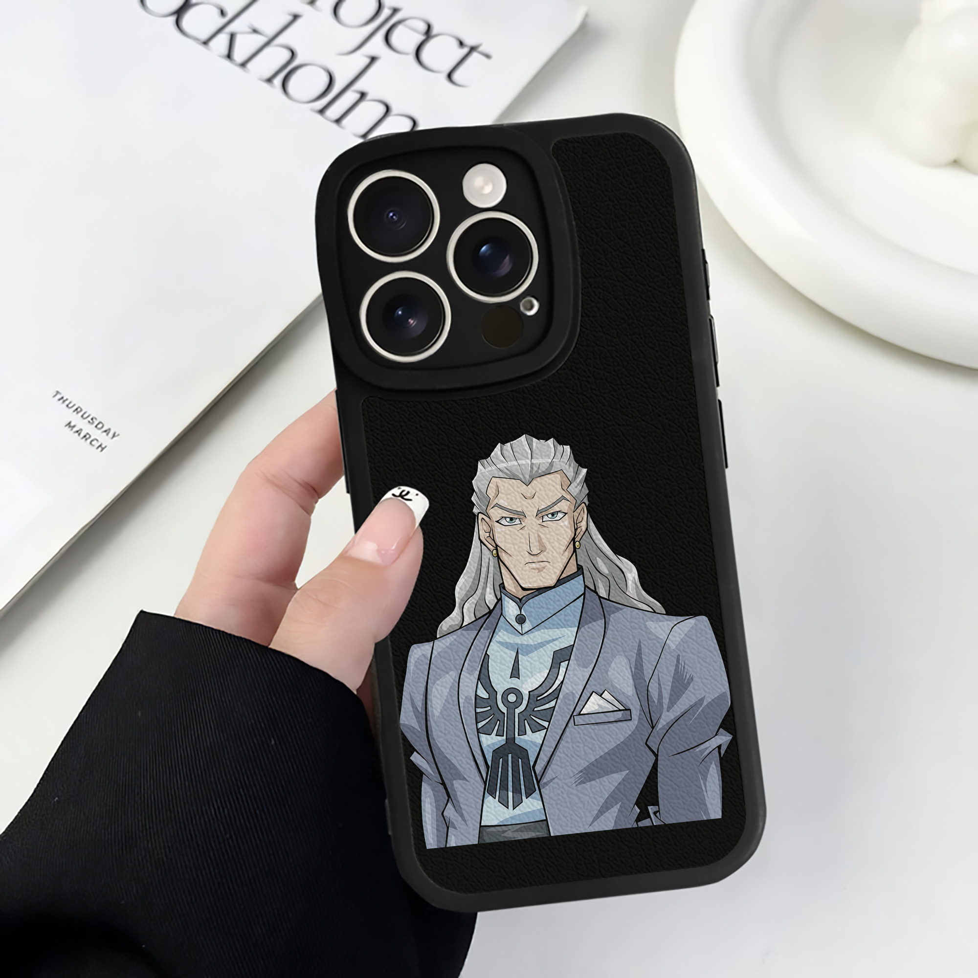 （画像用） 遊☆戯☆王 Yu-Gi-Oh! 【iPhone 16シリーズ対応】シリコンスマホケース（レザー調） 材質：シリコン